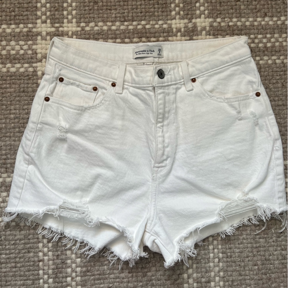 Abercrombie & Fitch The Mom Short High Rise Curve Love